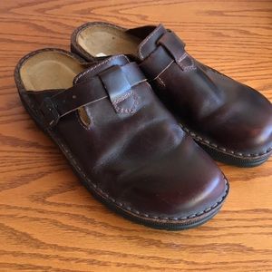 NWOT Men’s Naot Slip-Ons